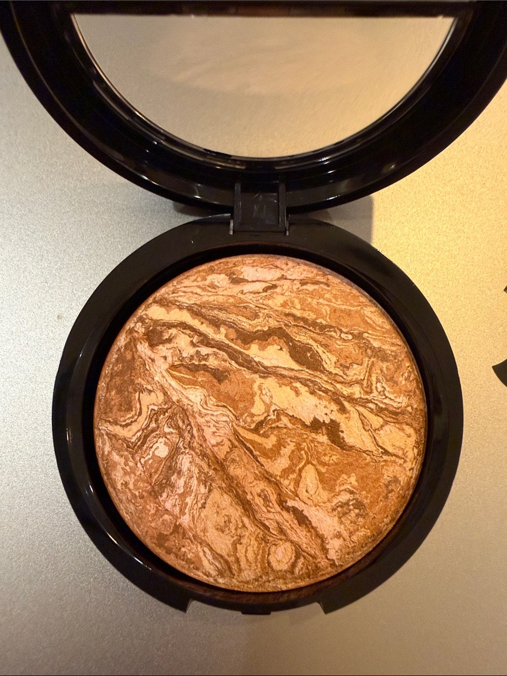 LAURA GELLER Baked Bronze-N-Brighten Multipurpose Bronzer - Medium